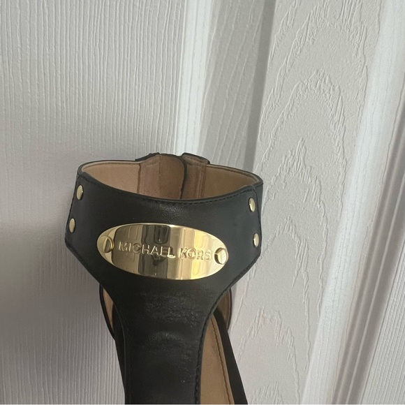 Michael Kors Espadrilles Wedges in Black Leather/Gold; Size 7.5M - Picture 2 of 9